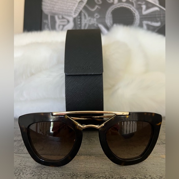 PRADA CINEMA SUNGLASSES - Picture 5 of 12
